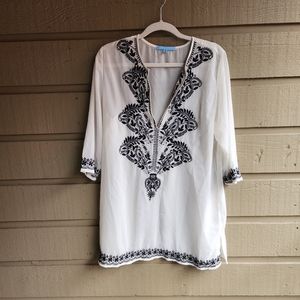 Beautiful embroided Antonio Melani Tunic Top Size M